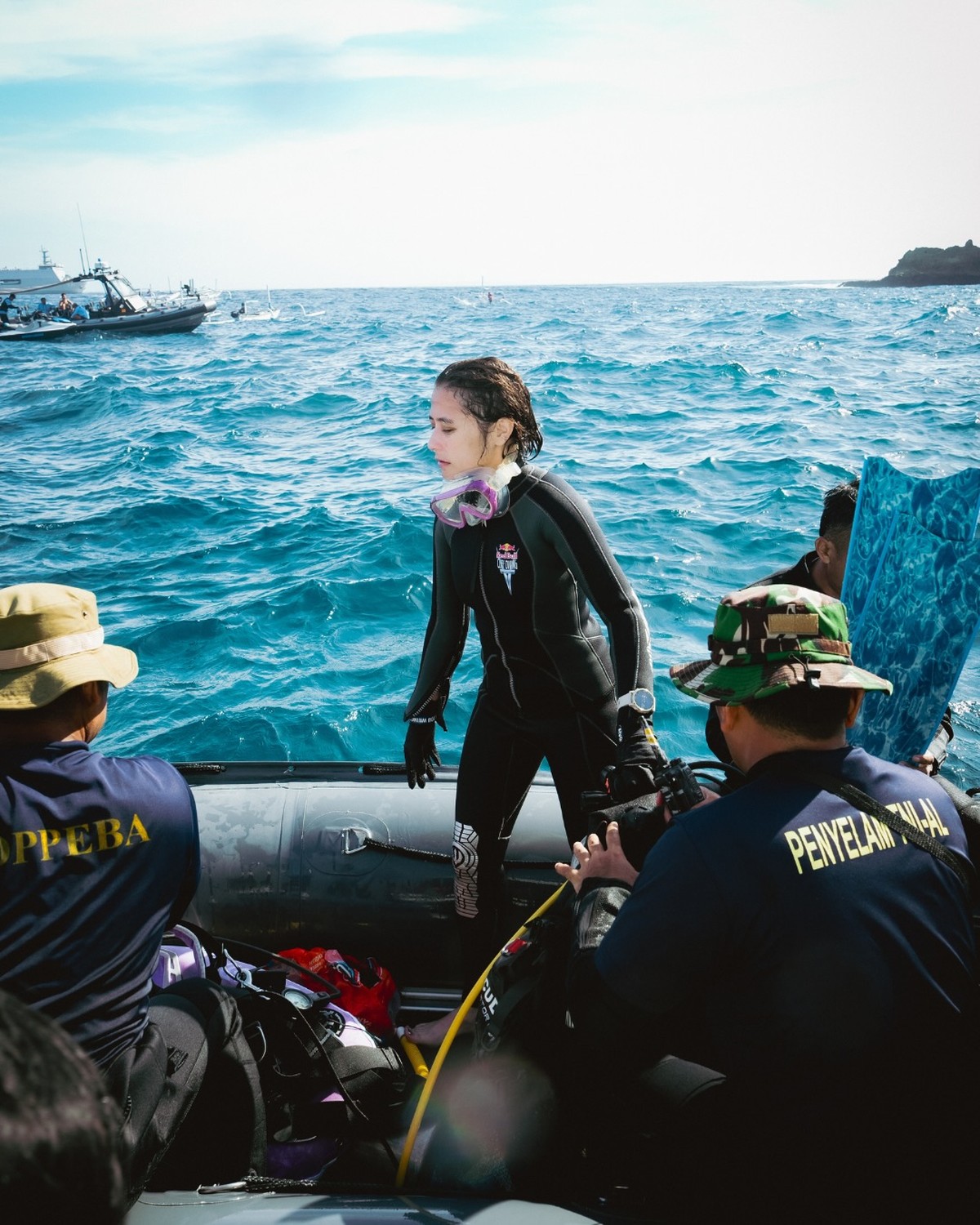 Prilly Latuconsina jadi rescue diver di Red Bull Cliff Diving&period;