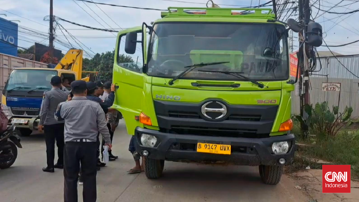 Truk Tabrak Motor di Bekasi, Diduga Terobos Lampu Merah dan Rem Blong
