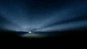 Departemen Pertahanan AS pada Jumat (22/5) merilis berkas-berkas terkait dugaan penampakan UFO.