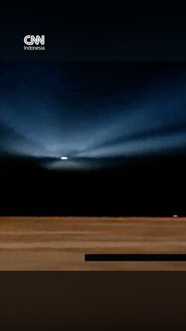 Departemen Pertahanan AS pada Jumat (22/5) merilis berkas-berkas terkait dugaan penampakan UFO.