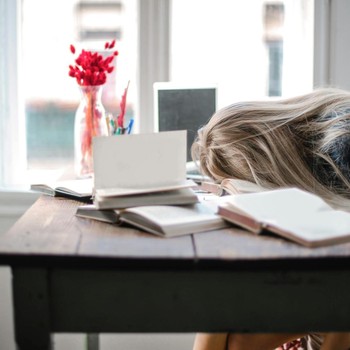 5 Tips Mengatasi Burnout Agar Mental Kembali Pulih