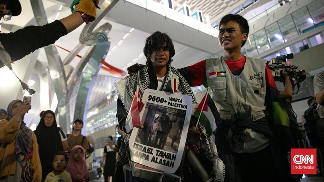 9 WNI Relawan GSF yang Diculik Israel Tiba di Bandara Soetta