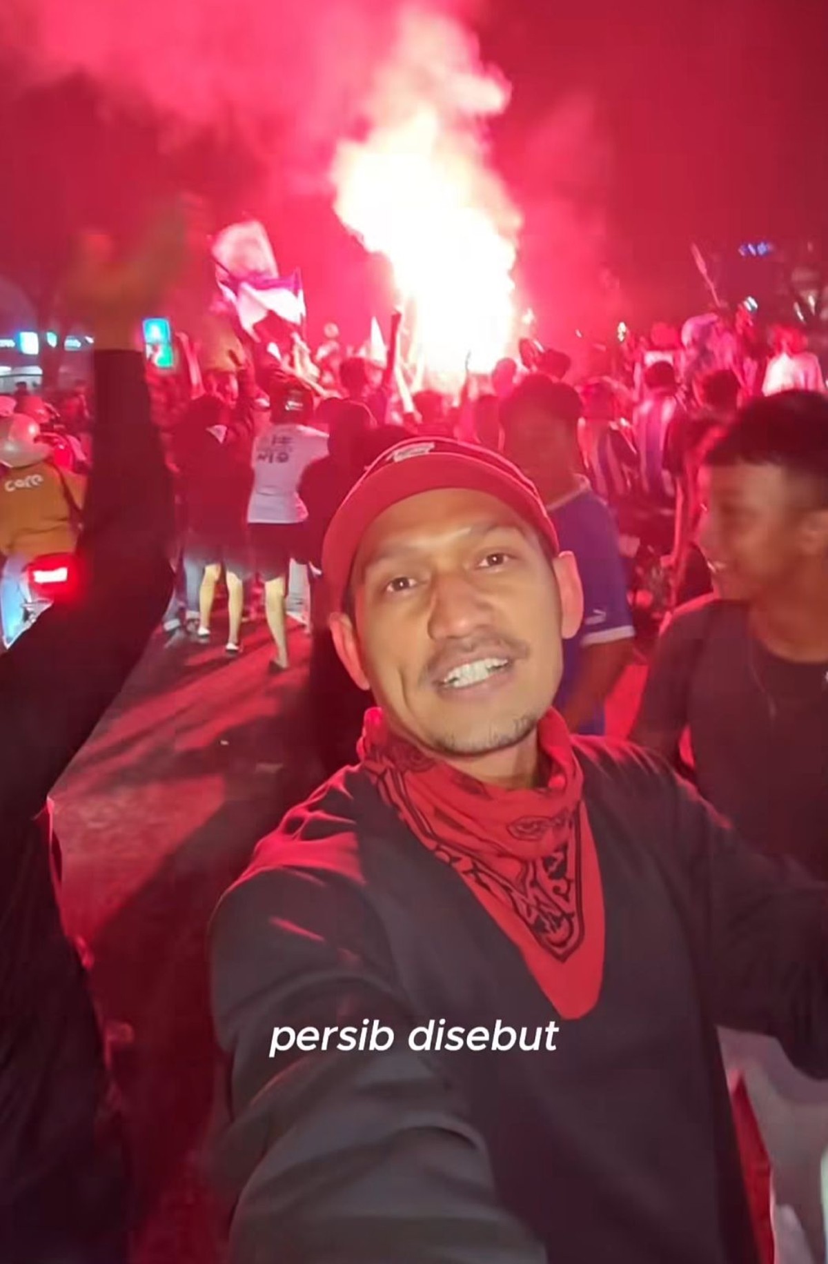 Artis rayakan kemenangan Persib Bandung di Super League 2025&sol;2026
