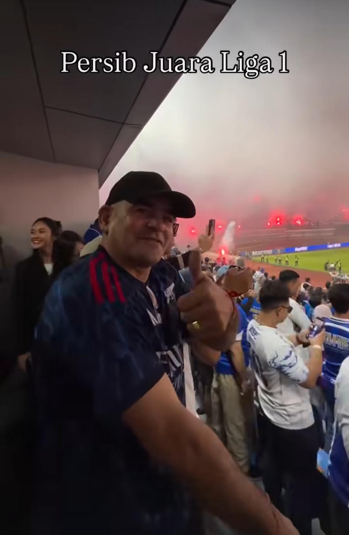 Artis rayakan kemenangan Persib Bandung di Super League 2025&sol;2026