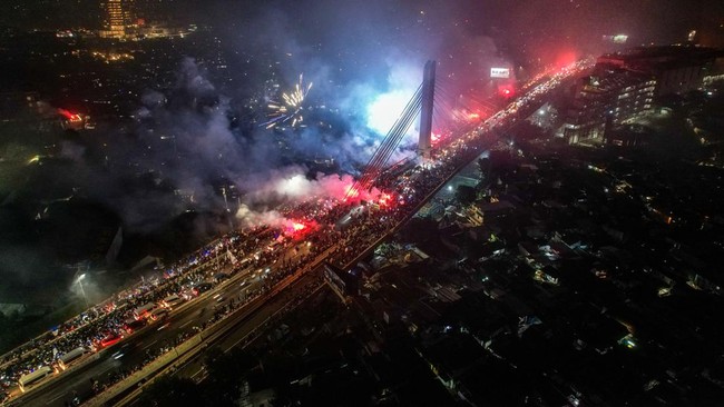 Euforia Bobotoh Rayakan Persib Juara BRI Super League 2026