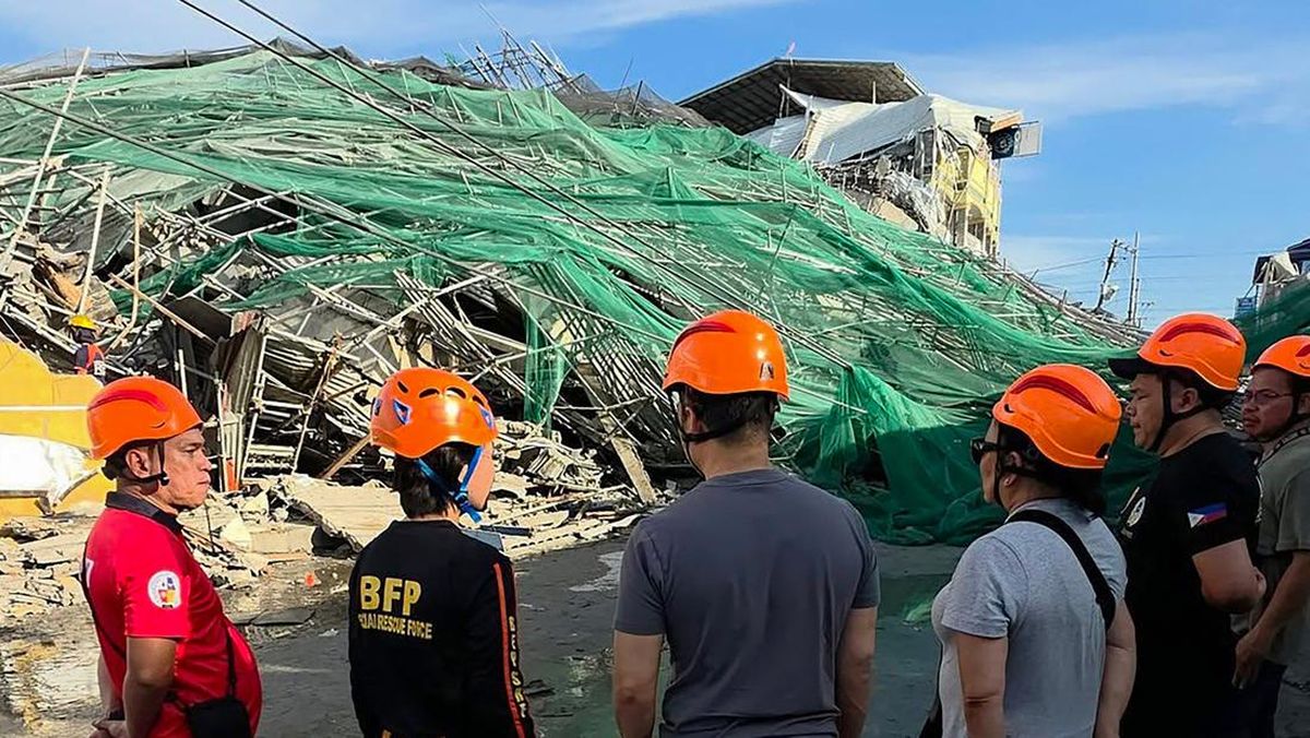 Gedung 9 Lantai Roboh di Filipina, 19 Orang Terjebak Reruntuhan