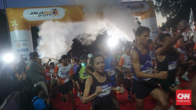 Flag off Jogja Run D-City (JRDC) 2026 yang menjadi bagian dari Jogja Financial Festival digelar pada Minggu (24/5) pagi berlangsung meriah.