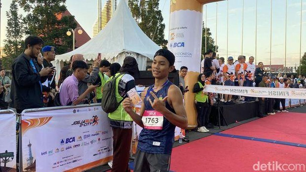 Finis dalam 30 Menit, Jadi yang Tercepat di 10K Jogja Run D-City