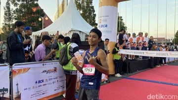 Finis dalam 30 Menit, Jadi yang Tercepat di 10K Jogja Run D-City