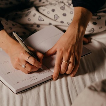 5 Waktu Terbaik untuk Journaling Sesuai Kebutuhan