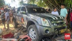 Mobil patroli Polres Sumba Timur yang dikemudikan Kapolsek Kota Waingapu, Sumba Timur, NTT, menabrak warga hingga melukai enam orang.