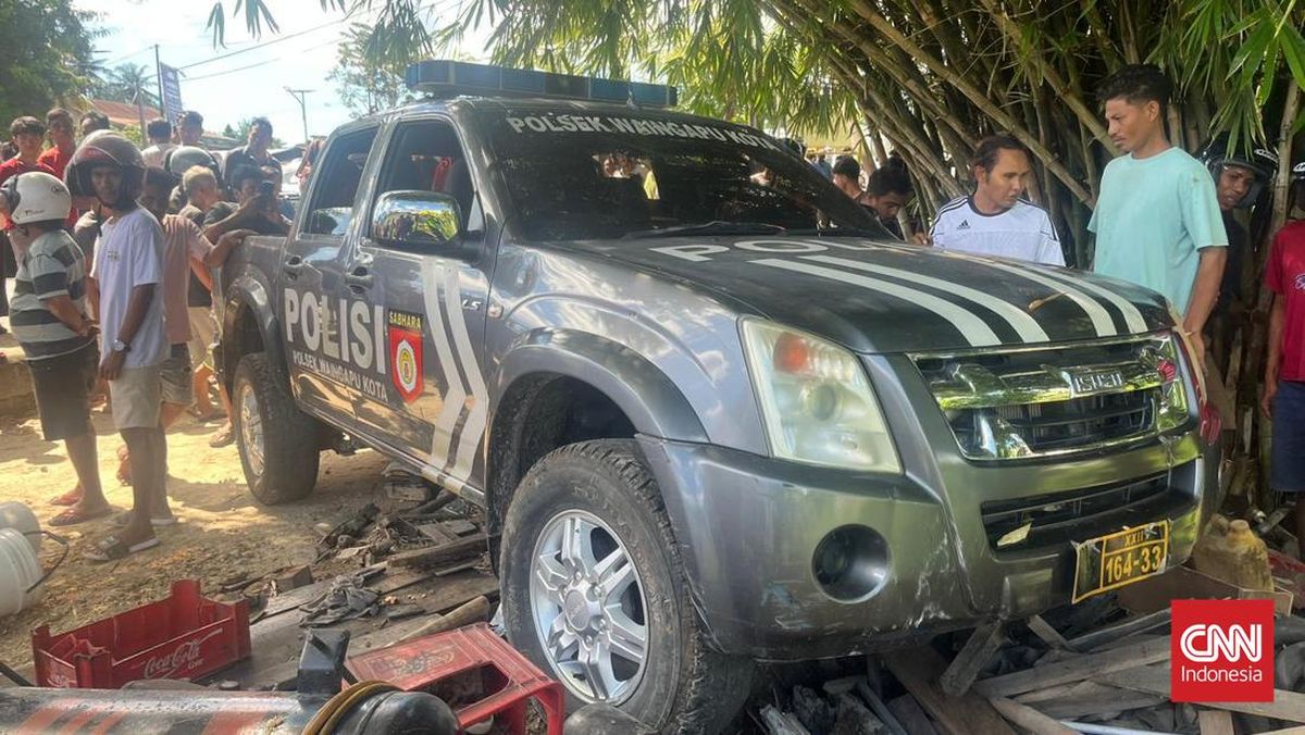 Mobil Patroli Dikemudikan Kapolsek Tabrak Warga di Sumba Timur