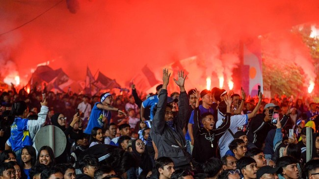 Euforia Bobotoh Rayakan Persib Juara BRI Super League 2026