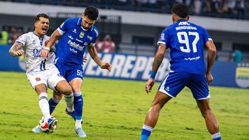 Frans Putros Jadi Pemain Pertama dari Klub Indonesia di Piala Dunia
