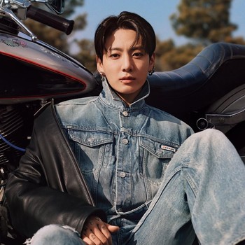 Gandeng Jungkook BTS, Calvin Klein Luncurkan Kolaborasi Limited Edition 'CKJK'