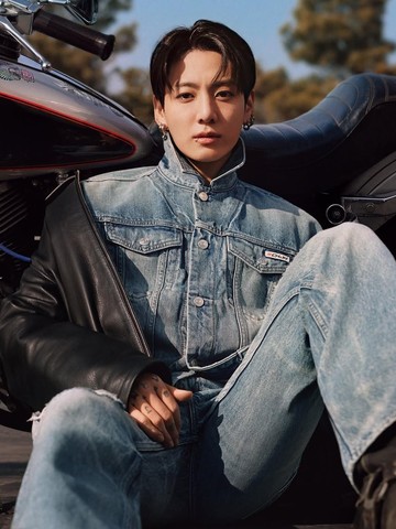 Gandeng Jungkook BTS, Calvin Klein Luncurkan Kolaborasi Limited Edition 'CKJK'