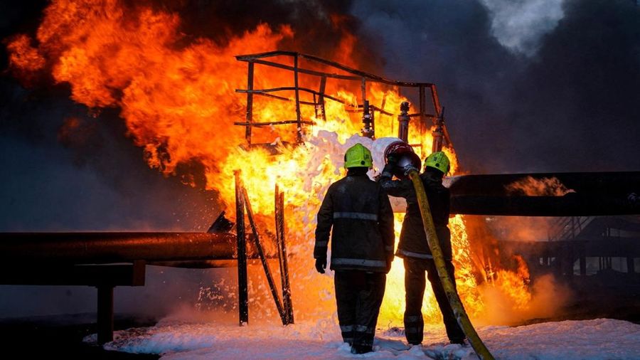 Rusia menghujani ibu kota Ukraina, Kyiv, dengan serangan rudal dan drone besar-besaran pada Minggu (24/5/2026) pagi. (via REUTERS/STATE EMERGENCY SERVICE OF UKRAI)