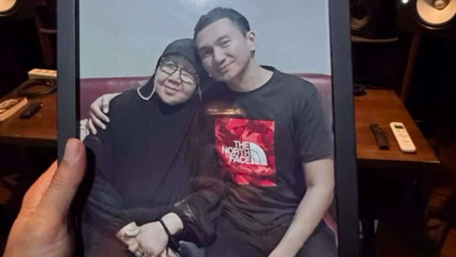 Anji dan ibunda