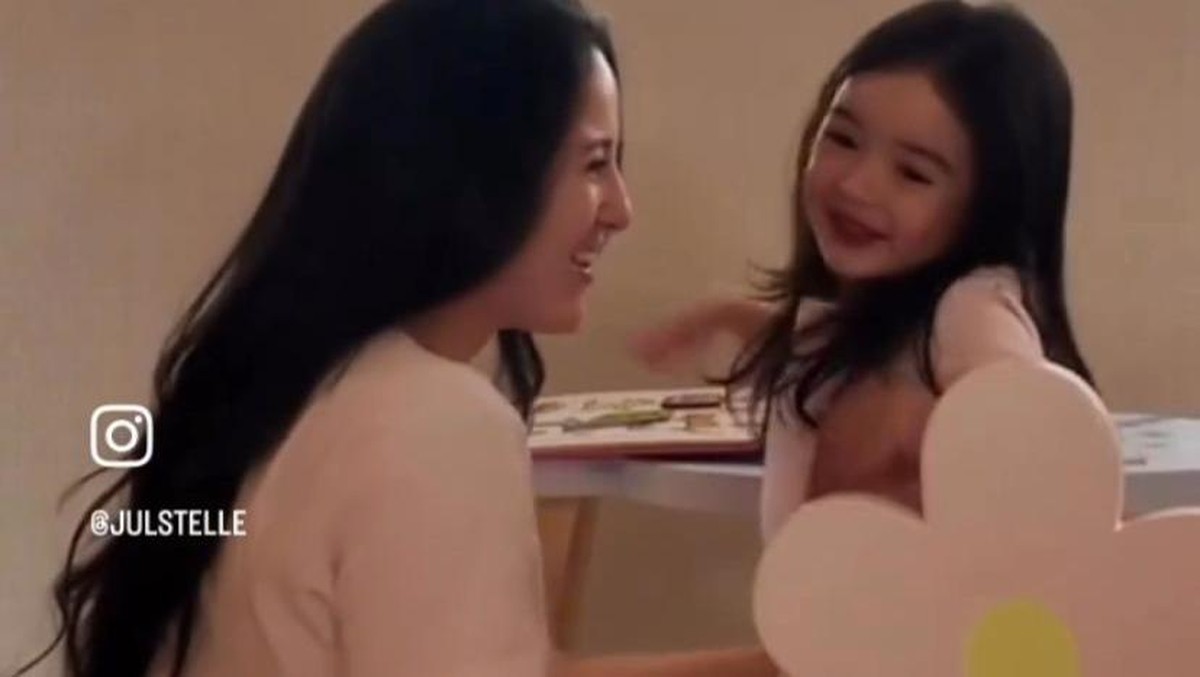 Brielle Anak Julie Estelle dan David Tjiptobiantoro
