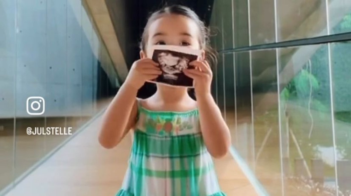 Brielle Anak Julie Estelle dan David Tjiptobiantoro