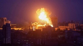 Ibu kota Ukraina, Kyiv, kembali digempur rudal-rudal ganas Rusia pada Selasa (2/6) dini hari waktu setempat.