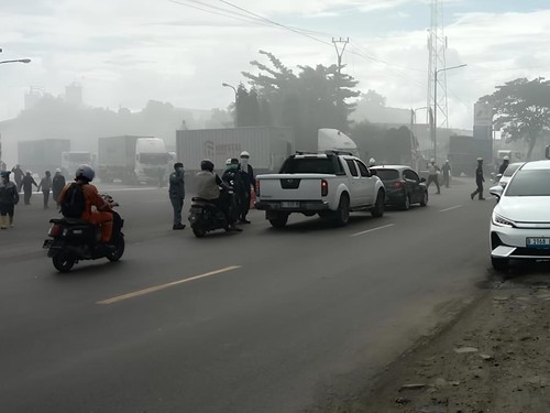 Pabrik PT Merak Chemical Indonesia (PT MCCI) atau yang sebelumnya dikenal sebagai PT Mitsubishi Chemical Indonesia di Kota Cilegon, Banten, diduga meledak serta menyebarkan asap putih tebal dan bau kimia menyengat, Serang, Senin, 25 Mei 2026.