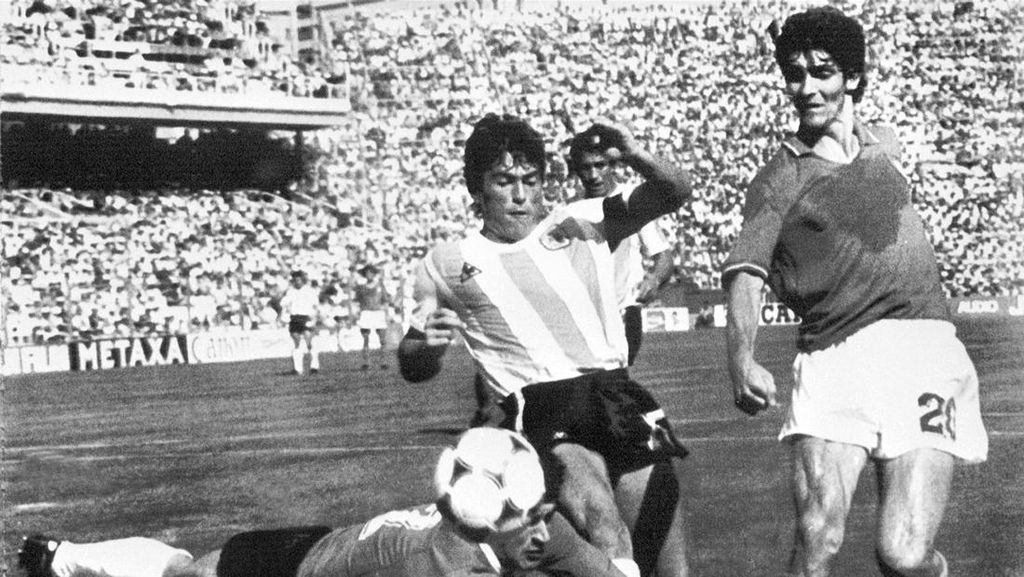 Piala Dunia 1982: Dihantui Skandal Totonero, Rossi Bawa Italia Juara