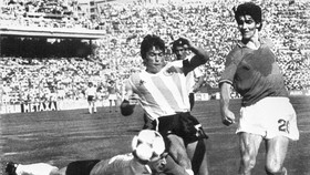 Paolo Rossi jadi andalan Italia di Piala Dunia 1982. (AFP/STAFF)