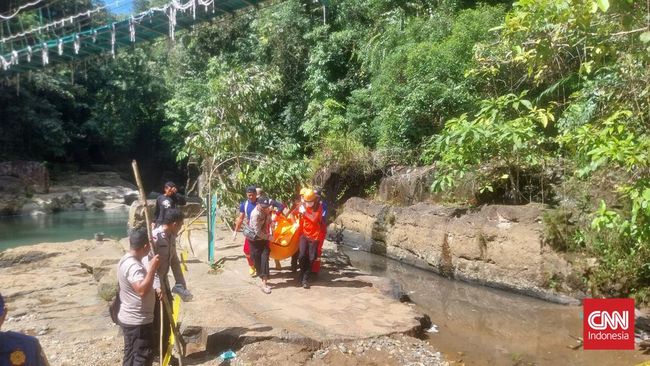 2 turis Austria tewas terjatuh dari Jembatan Cunca Wulang di Labuan Bajo, NTT, yang ambruk.