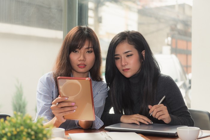 cara cepat mengenali orang pura-pura cerdas