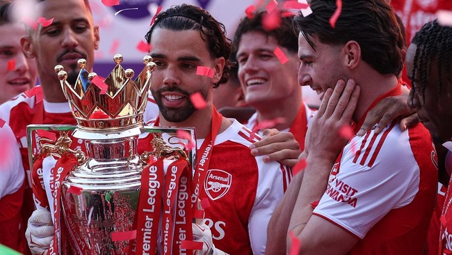 Pesta Arsenal Juara Liga Inggris