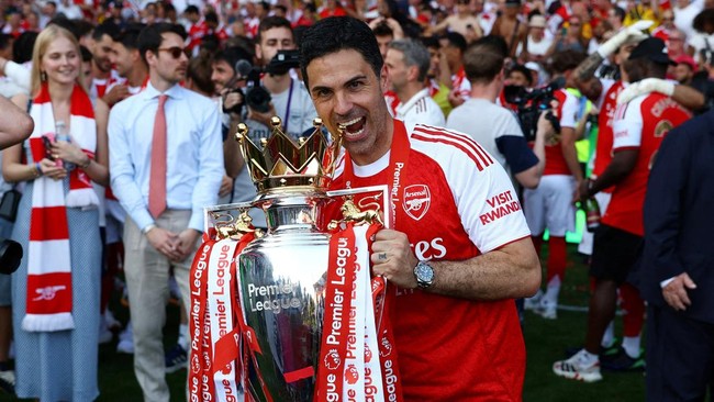 Pesta Arsenal Juara Liga Inggris