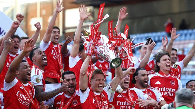 Pesta Arsenal Juara Liga Inggris