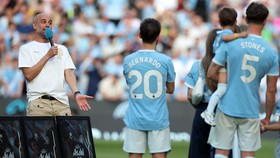 Soccer Football - Premier League - Manchester City v Aston Villa - Etihad Stadium, Manchester, Britain - May 24, 2026 Manchester City manager Pep Guardiola talks during a presentation after their last game for the club REUTERS/Phil Noble EDITORIAL US