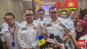 Pegiat media sosial Abu Janda dilaporkan ke Bareskrim Polri atas dugaan penyebaran ujaran kebencian SARA.