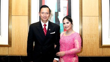Gosip Terkini Selebriti Insertlive : Gaya Bucin AHY Beri Mawar Pink dan Surat Cinta untuk Annisa Pohan di Anniversary ke-21