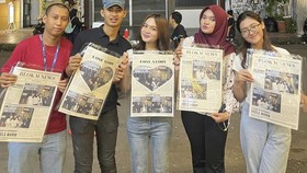 Keramaian kembali terasa di kawasan Blok M, Jakarta Selatan. Berdasarkan pantauan tim CNNIndonesia.com Selasa (26/5) sore, kawasan Melawai dipenuhi pengunjung yang hilir mudik mencari makanan, nongkrong, hingga berburu spot foto viral.
