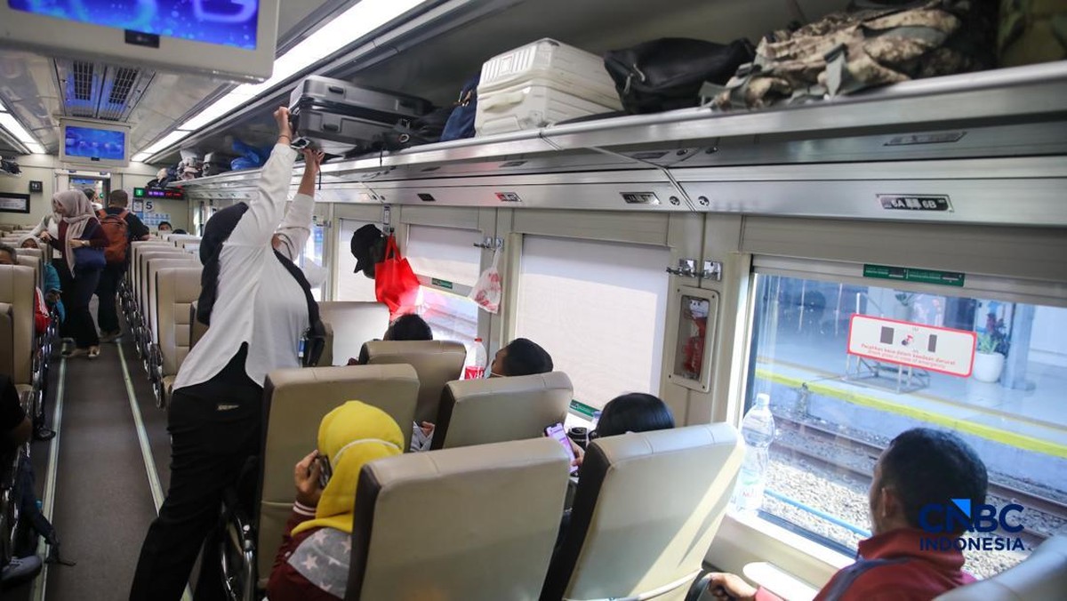 Hore! Pemerintah Diskon Tiket Kereta, Pesawat dan Kapal di Libur Nataru