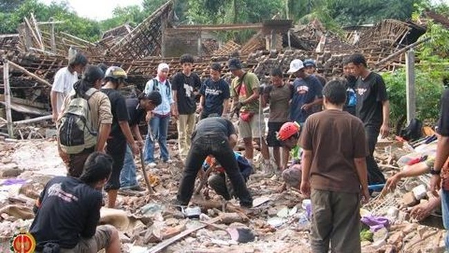 Gempa M6,3 Guncang Yogyakarta-6.234 Orang Tewas, Terbesar ke-2 di RI