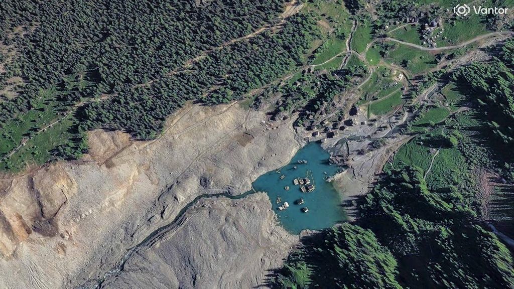 FOTO: Gletser 'Curi' Kampung di Swiss