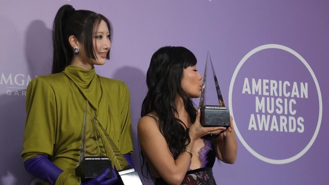 South Korean-US singers Ejae and Rei Ami winners of the Song of the Year, Best Pop Song and Best Vocal Performance awards for
