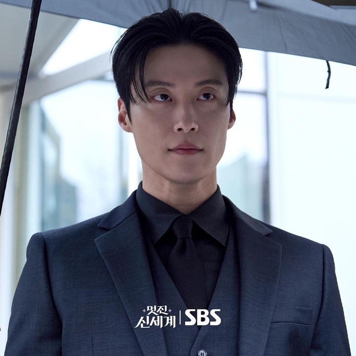 <p>Tahukah Bunda kalau bintang drama Korea <em>My Royal Nemesis</em>, Heo Nam Jun, memiliki saudara kembar? Hal ini diungkap sang aktor dalam <em>channel YouTube TEO</em>. Heo Nam Jun lahir lebih dahulu dari sang saudara dan disebut memiliki wajah berbeda meski kembar. (Foto: Instagram @sbsdrama.official)</p>