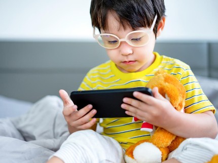 Ini yang Bisa Terjadi pada Otak Anak Jika Terlalu Sering Bermain Media Sosial