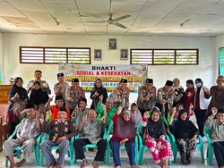 Polda Sumsel Gelar Cek Kesehatan dan Salurkan Bantuan di Panti Jompo Musi Rawas