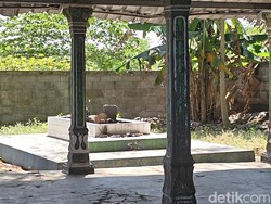 Meski di Kawasan TPA, Makam Putri Cempo Tak Bau Sampah