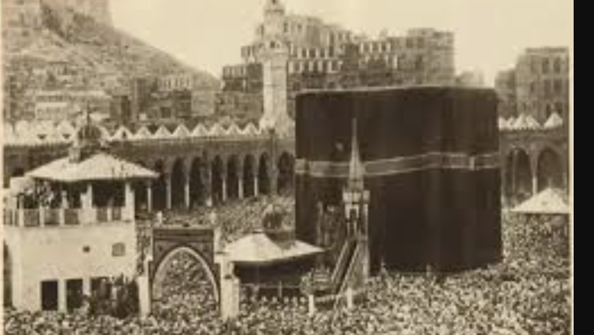 Nekat Terobos Makkah, Pria Non Muslim Ini Pulang Jadi Mualaf