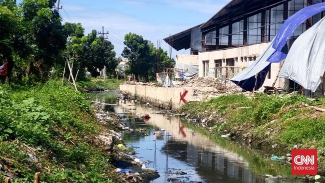 Nelayan Tambak di Surabaya Lawan Proyek Padel Diduga Caplok Sungai
