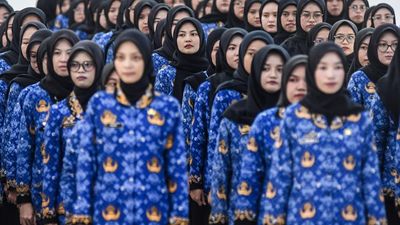 Pegawai Negeri Sipil mengikuti pelantikan dan pengambilan sumpah jabatan di Islamic Center Ciamis, Kabupaten Ciamis, Jawa Barat, Selasa (26/5/2026). Pemerintah Kabupaten Ciamis melantik dan mengambil 