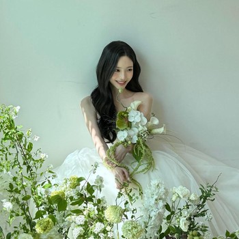 Temukan Jodoh, Yoon Ha Jeong 'Single's Inferno 3' Bagikan Sederet Potret Cantik di Pre-Wedding