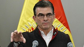 Presiden Bolivia Rodrigo Paz janji potong gaji hingga separuh usai didesak mundur.